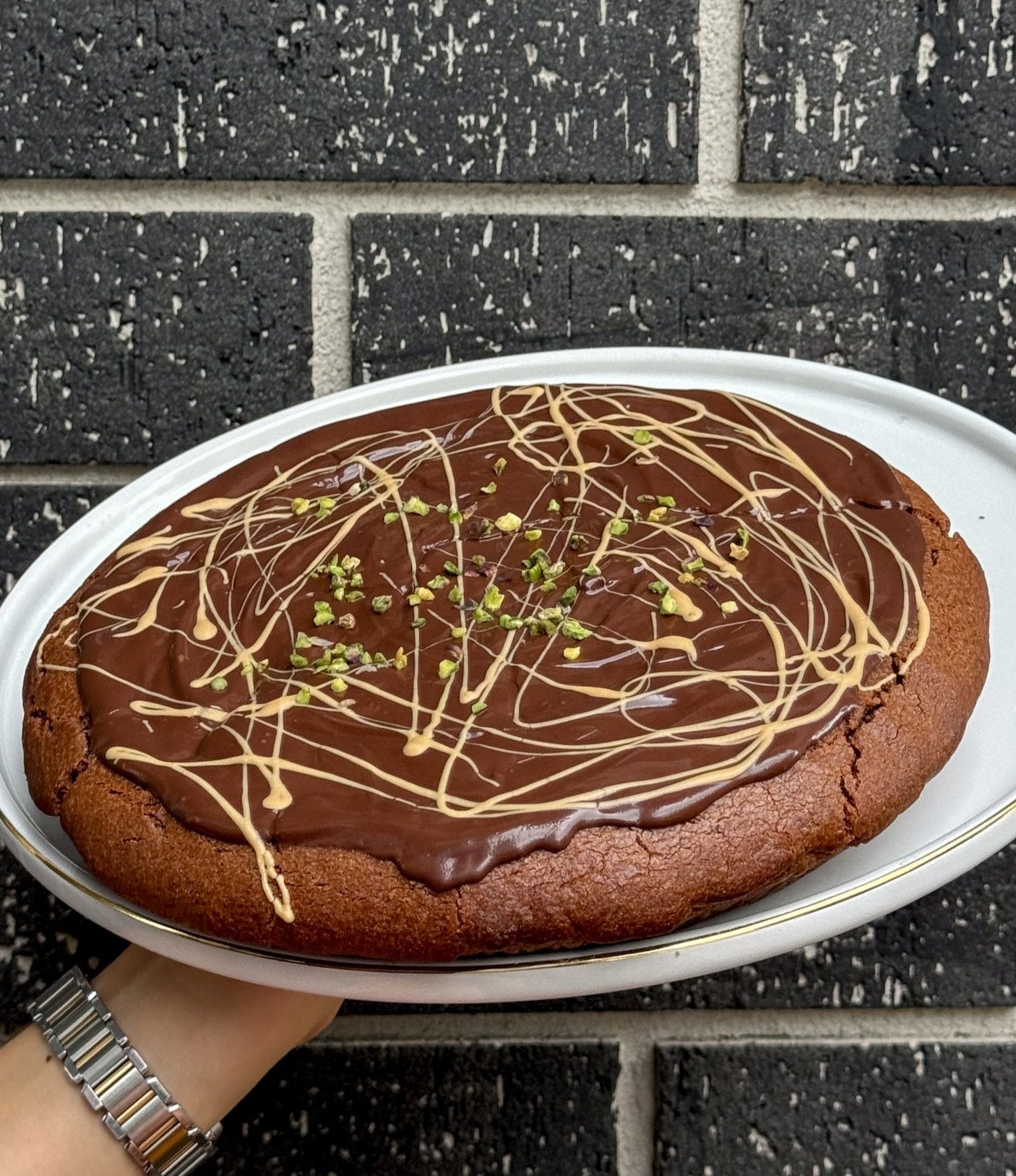 1kg Pistachio Knafeh Cookie- BIGG Brownies & THICC Cookies - New York Style Cookies