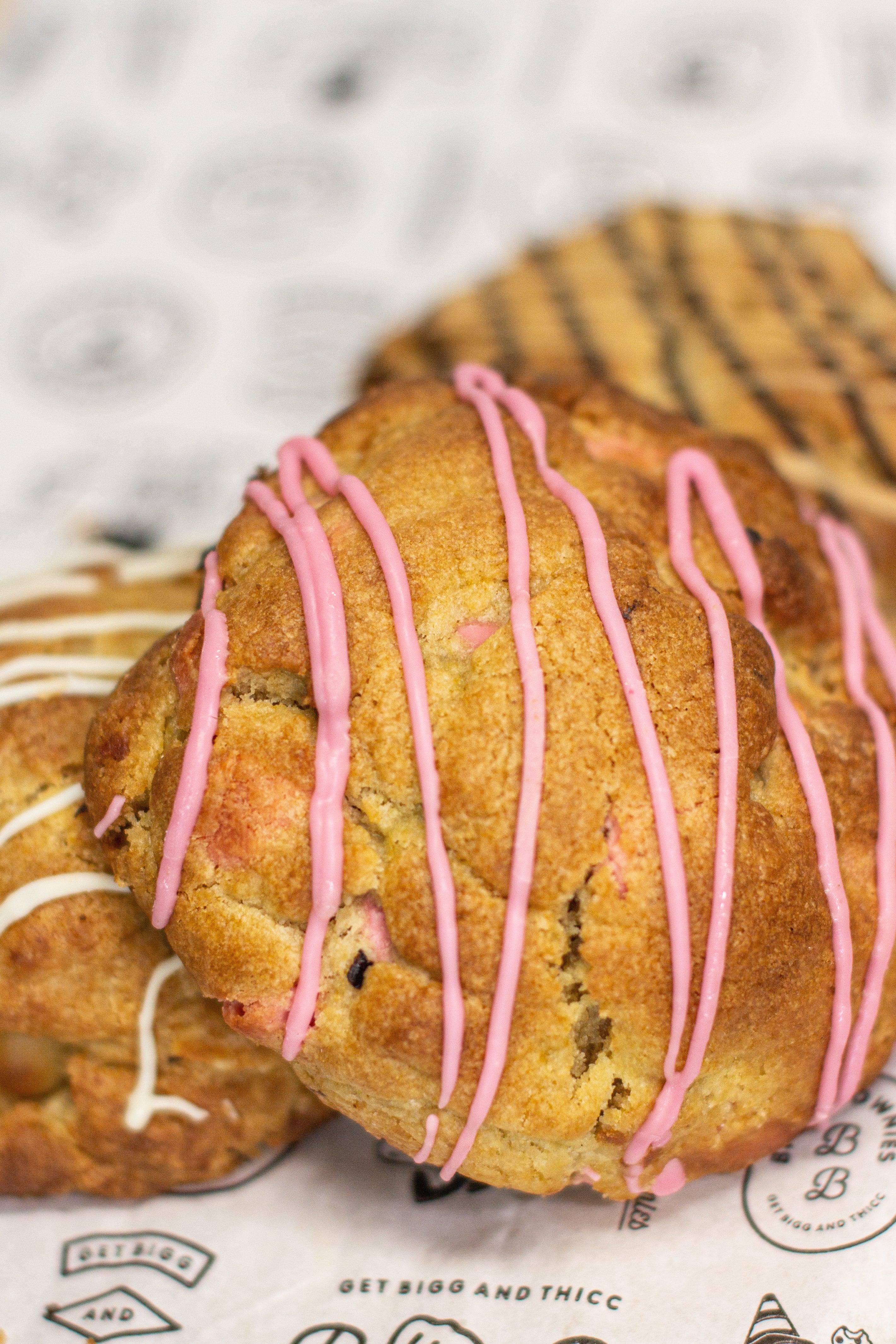 Strawberry Chip- BIGG Brownies & THICC Cookies - New York Style Cookies